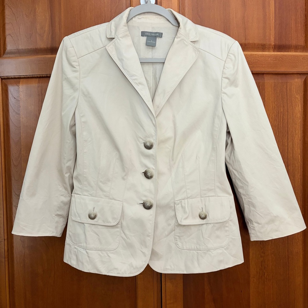 Ann Taylor Beige Peplum Back Button Front Blazer Jacket Women Size 8